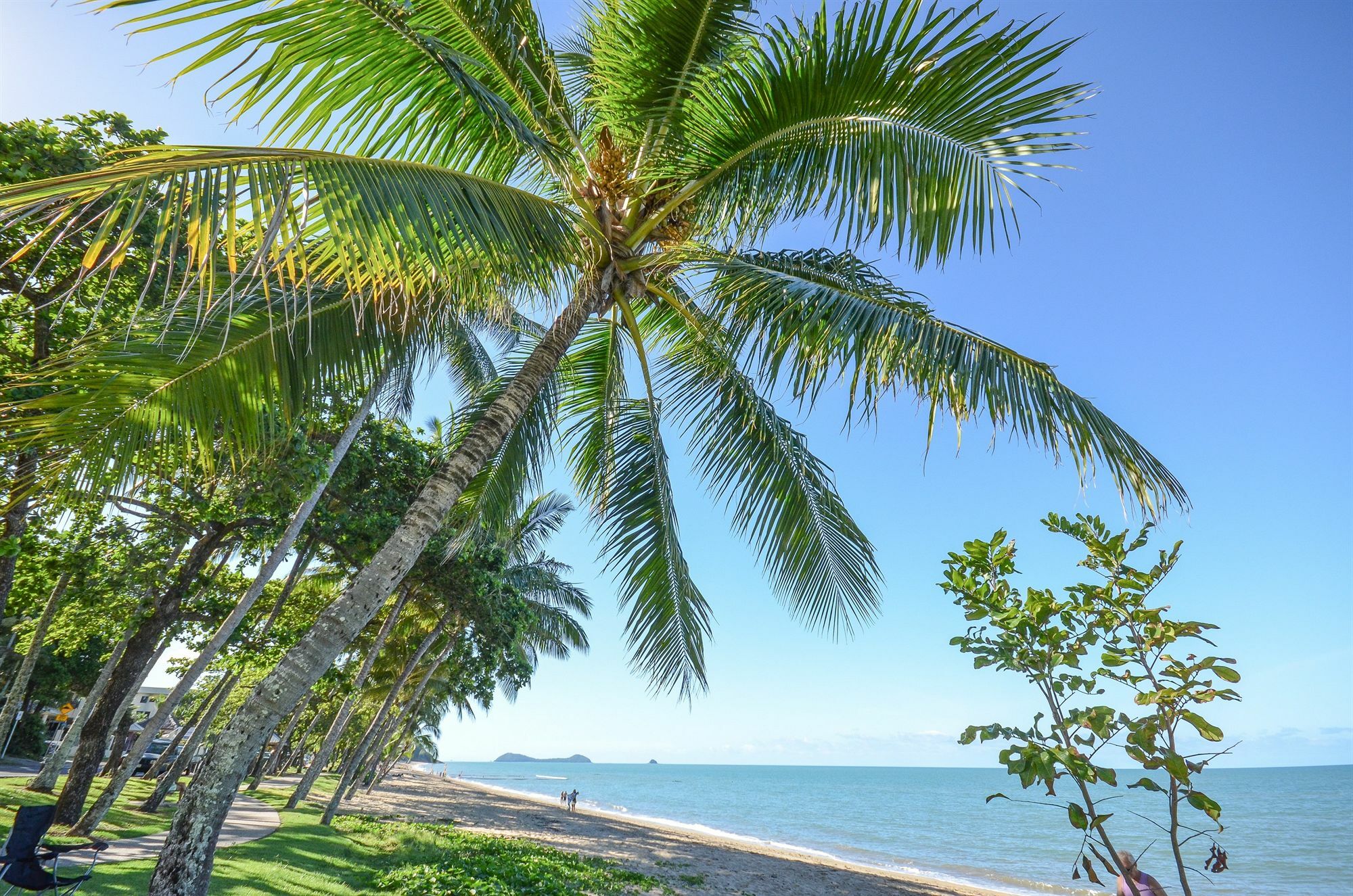 Beachfront Apartments On Trinity Beach Esterno foto